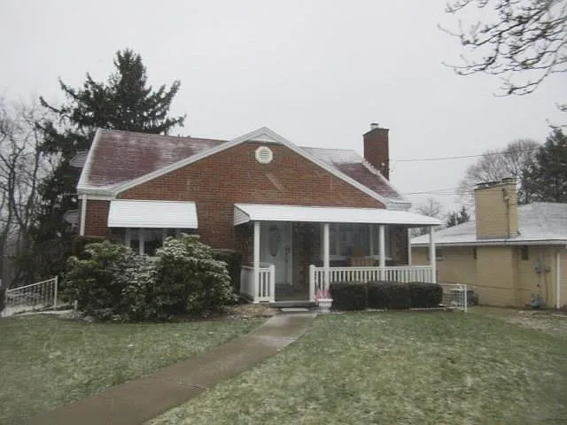 214 Park St photo 1