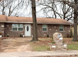 406 Crutcher St, Springdale, AR 72764