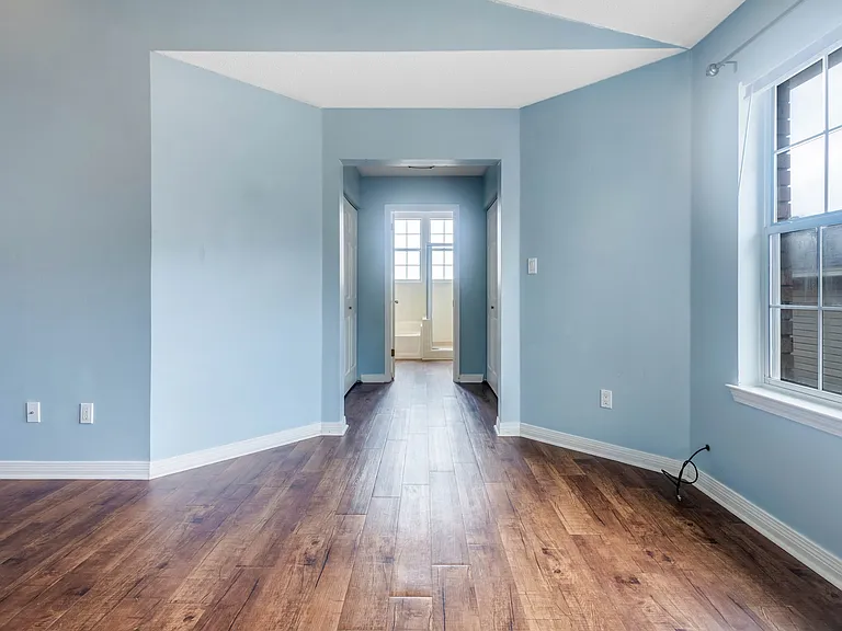 2060 Cambridge Cir — Photo 21