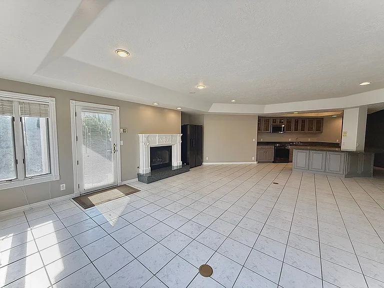 825 N Capitol Blvd — Photo 8