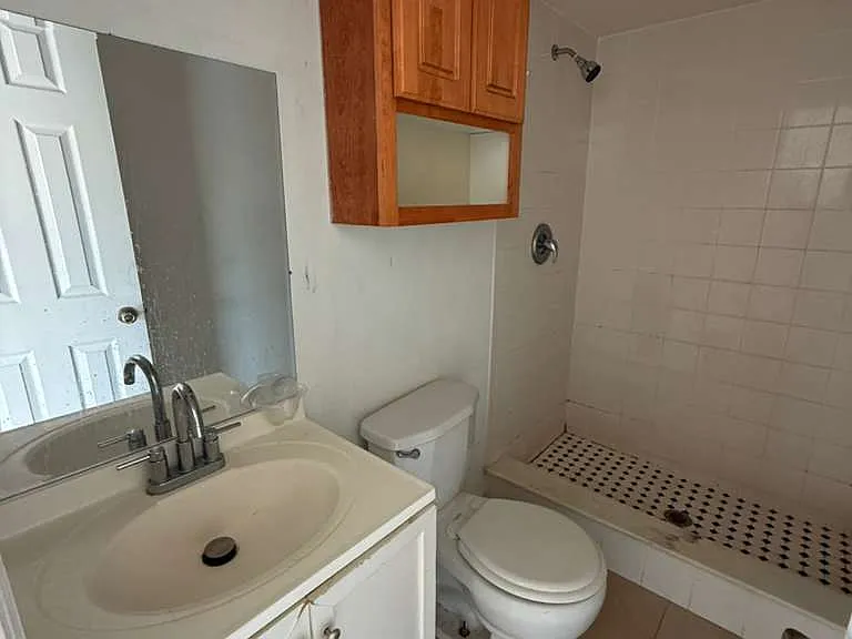 1135 Grove St — Photo 7