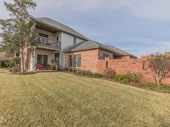 5th image of 213 Edinburgh Dr
