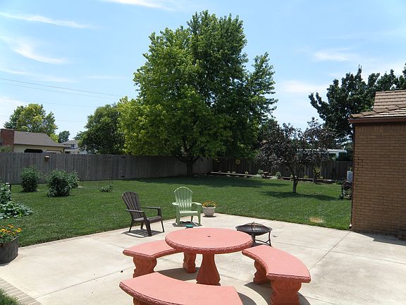 3rd image of 2361 Hillside Dr