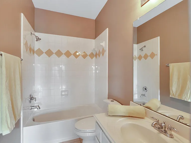 18011 Darling Point Ct — Photo 34