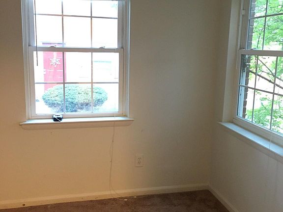 5th image of 9676 Hagel Cir