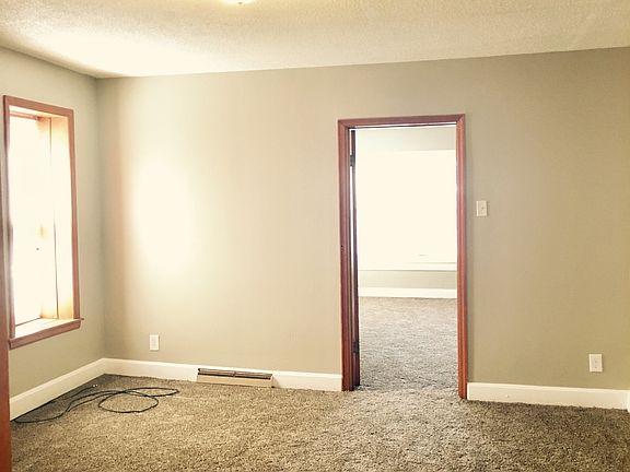 4th image of 321 Olive St APT 1