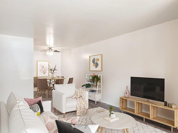 4th image of 1342 W Wyomissing Ct #1032486