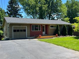 107 Stonecrest Dr, Syracuse, NY 13214