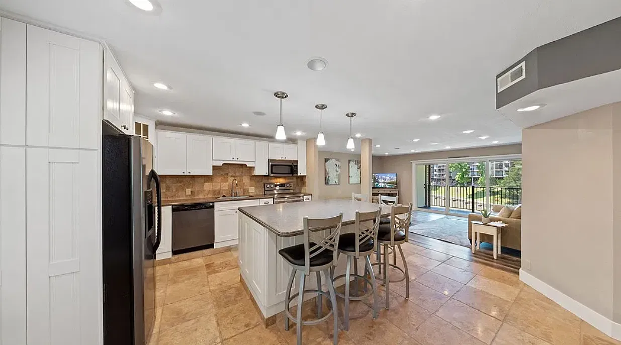 4 bed, 1437 sqft, $2,400 — Photo 3