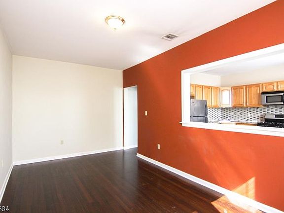 3rd image of 116 Washington Ave Unit 6