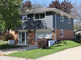 18314 Locust St, Lansing, IL 60438