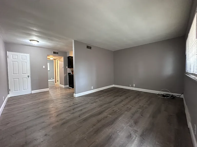4404 Morganford Rd #B — Photo 2