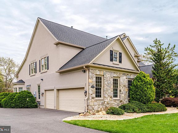 3rd image of 1409 Mayhurst Blvd