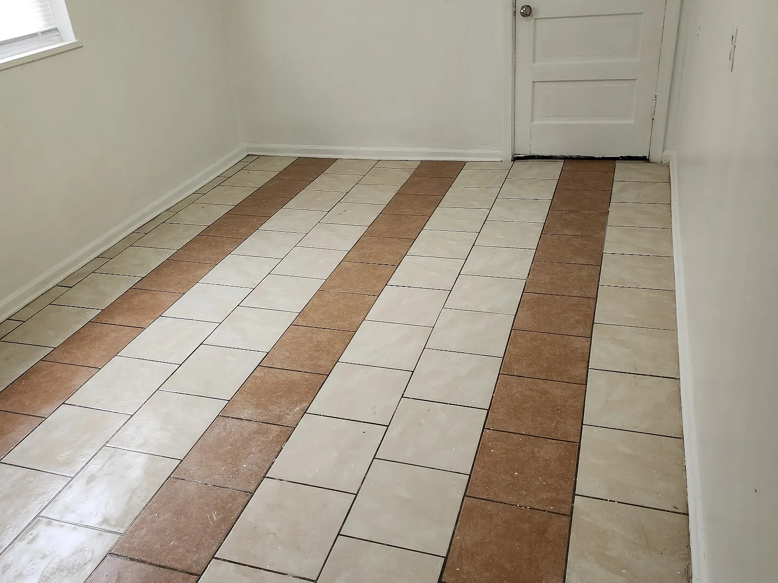 2 bed, 1000 sqft, $1,250 — Photo 4