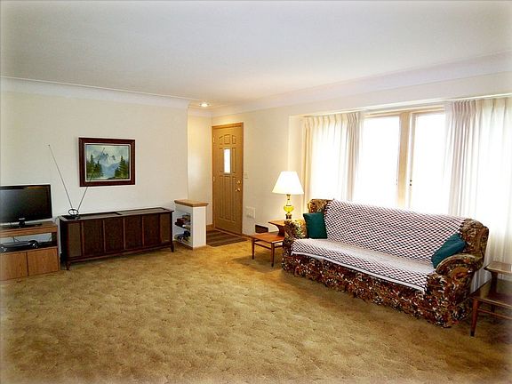 Carpet is in great condition, though.