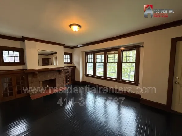 3908 N 6th St, Milwaukee, WI 53212