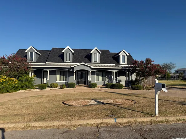 200 S 16TH ST, Carrizo Springs, TX 78834