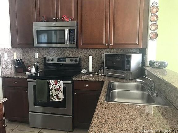 5th image of 11482 NW 79th Ln
