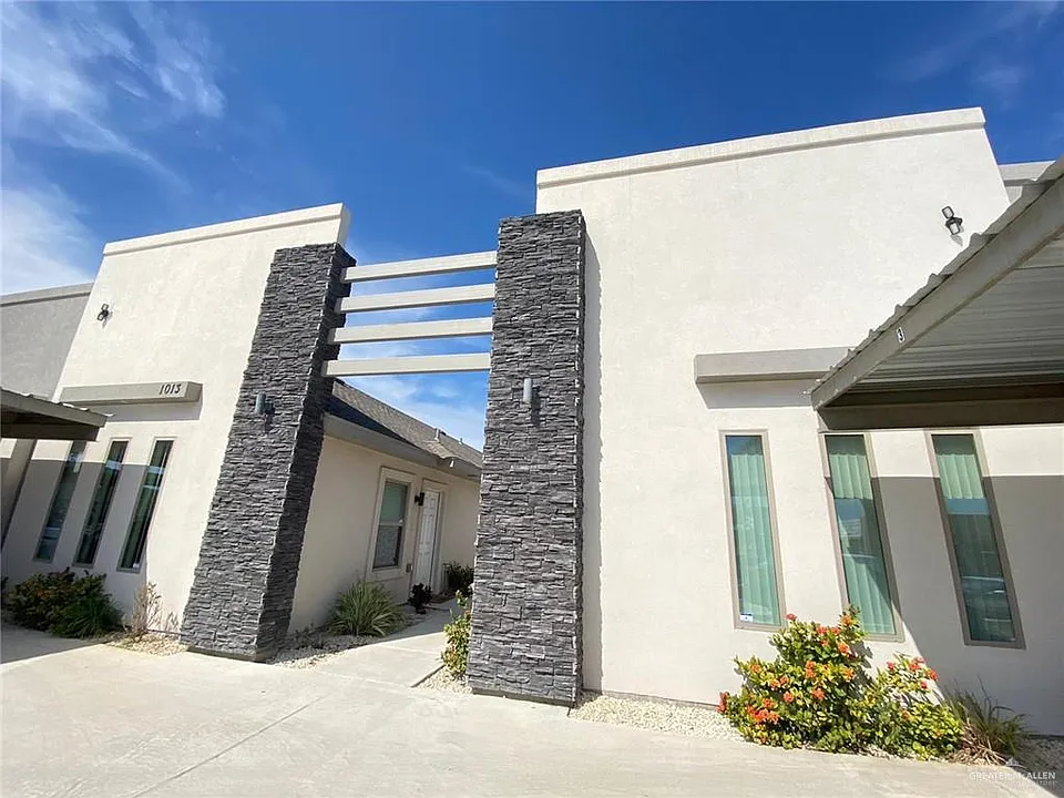 1013 E La Cantera Ave #3