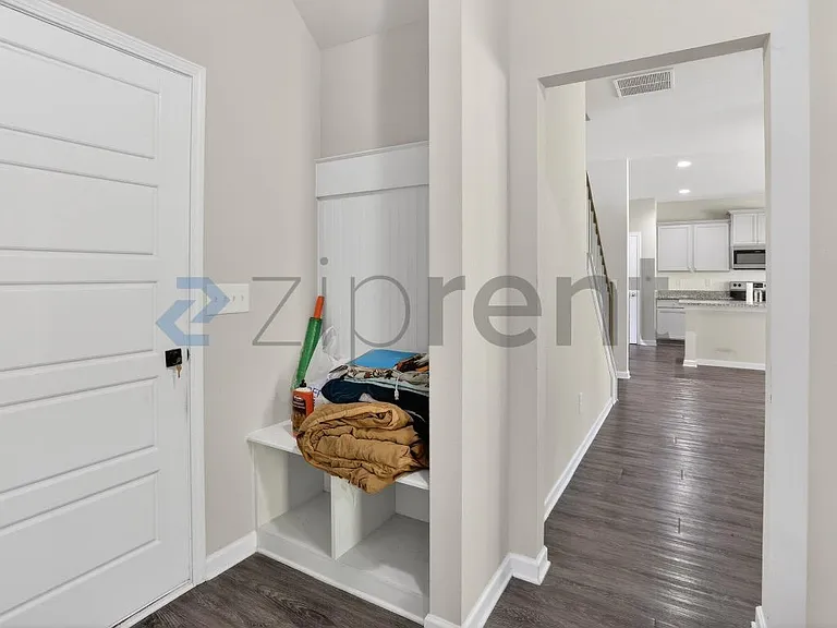 1360 NE Slaton Manor Dr — Photo 26