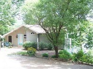 6082 Lake Point Dr, Perryville, MO 63775