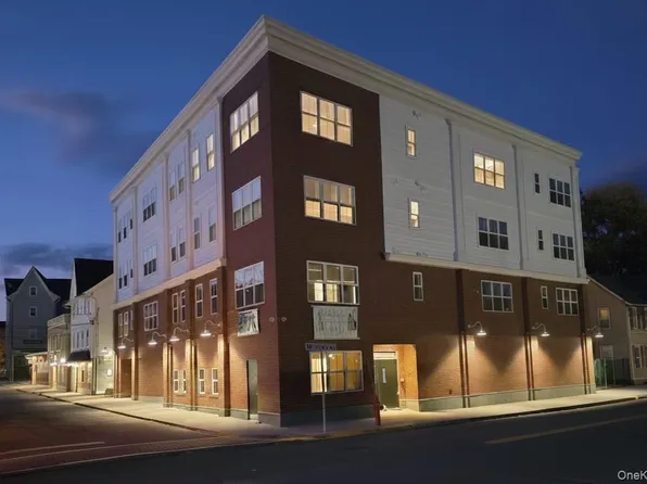 122 Greenwich Ave, Goshen, NY