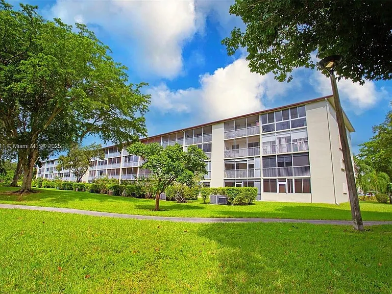 13250 SW 7th Ct #204L — Photo 37
