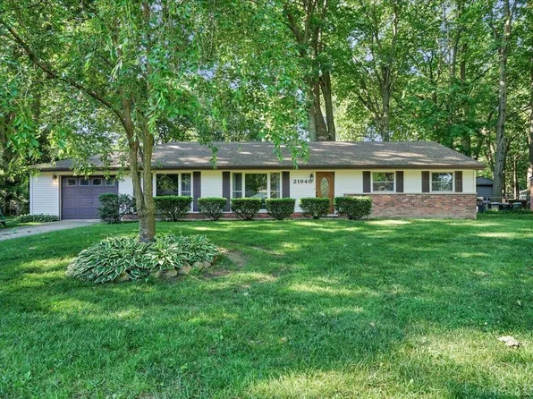 21940 Ulrich St, Clinton Township, MI 48036