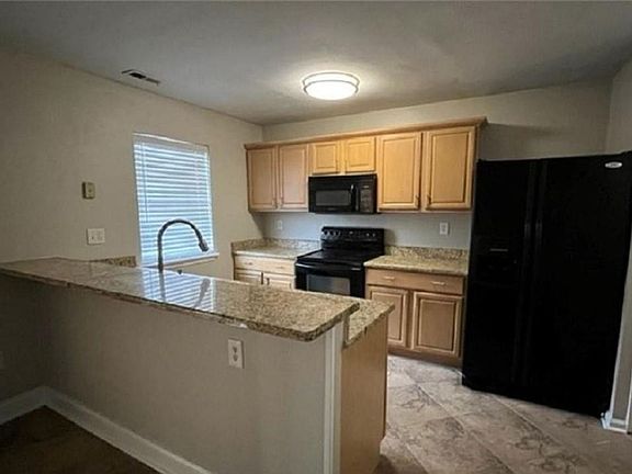 3rd image of 315 Ferdinand Cir