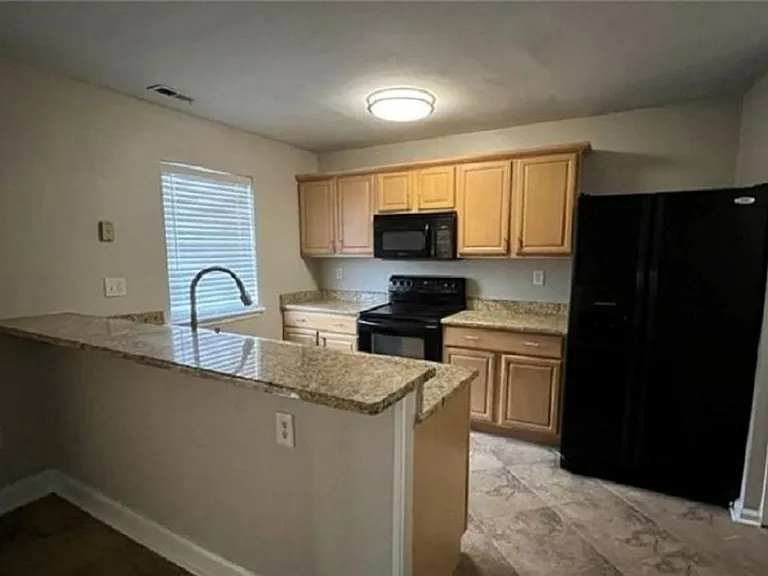 315 Ferdinand Cir — Photo 3