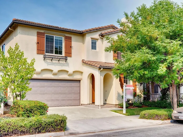 1867 Silk Wood Ln — Photo 1