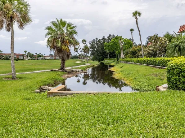 44 Woodland Dr APT 204, Vero Beach, FL 32962
