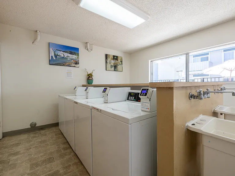 Campbell West Apartments — Photo 17