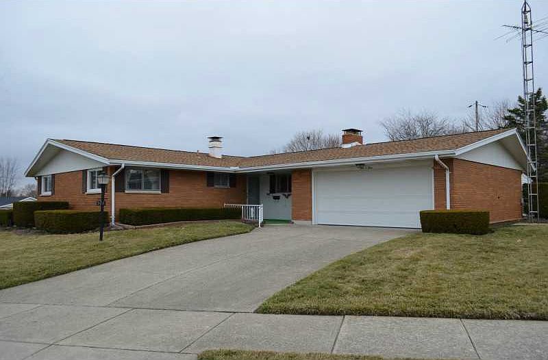 1st image of 504 Meadow Wood Dr