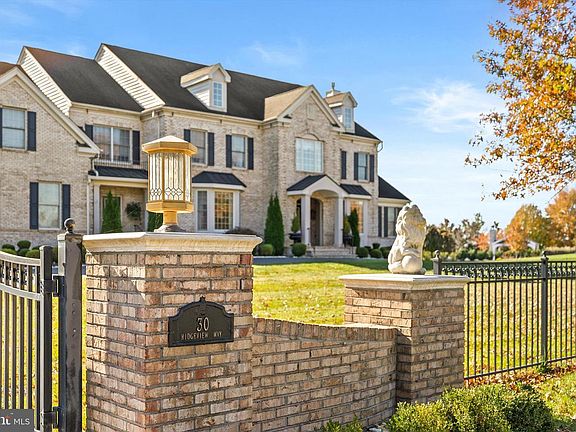 4th image of 30 Ridgeview Way