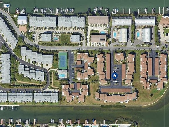 3rd image of 1 Windrush Blvd APT 19
