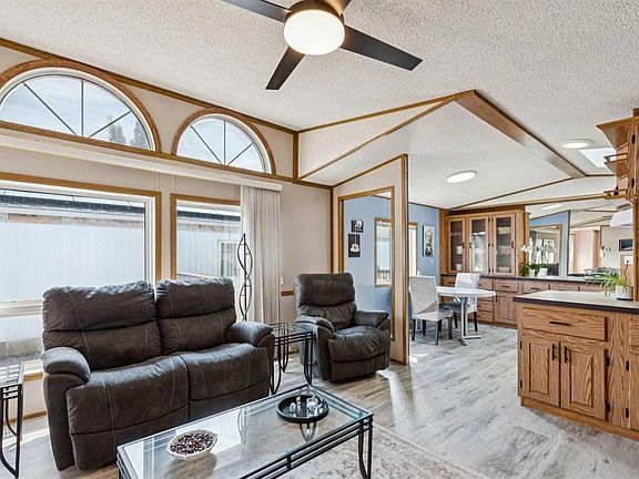5th image of 25 Erin Woods Cir SE