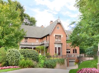 665 Moffett Rd, Lake Bluff, IL 60044