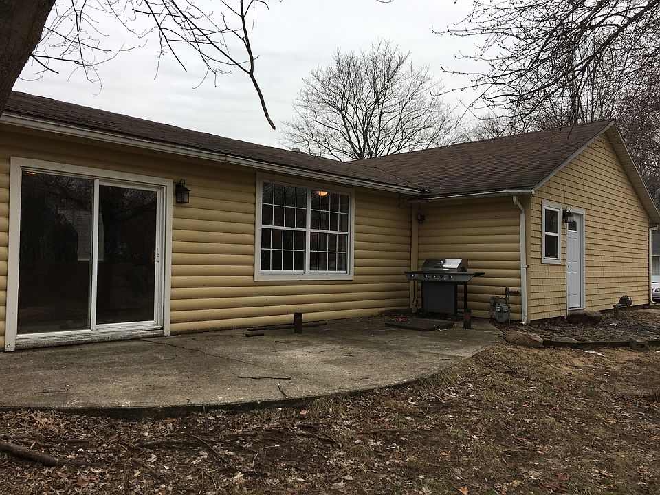 1st image of 23699 Forestview Ave