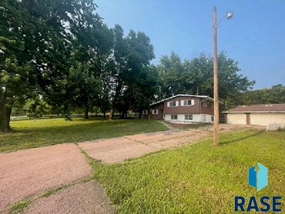 1000 N Six Mile Rd, Sioux Falls, SD, 57110