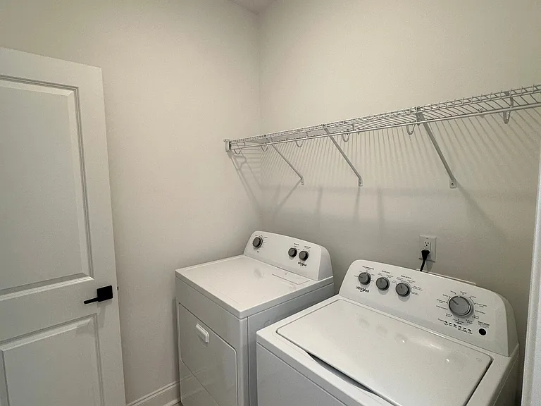 636 Cottage Grove Cir #1 — Photo 19