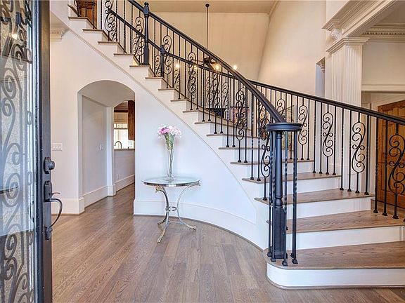 4th image of 113 Vogel St NE