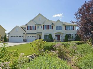 27195 Marsh Pointe Ct, Shorewood, MN 55331