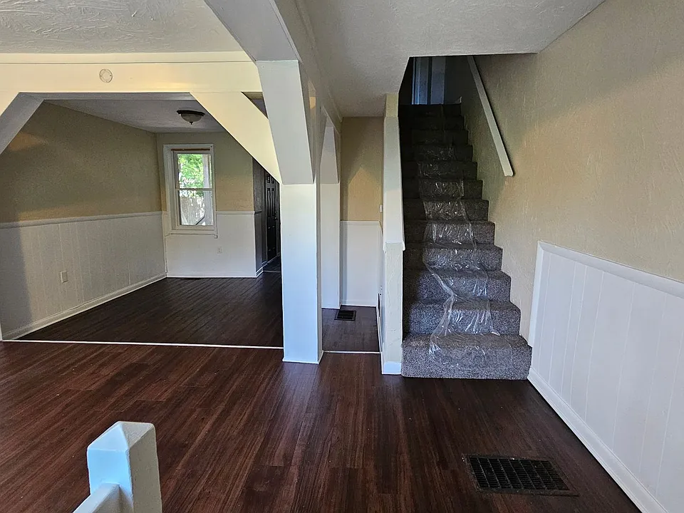326 W Gay Ave