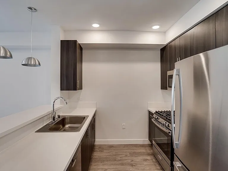 6015 Woodman Ave #201 — Photo 3