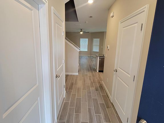 2nd image of 51 Appleton Ct
