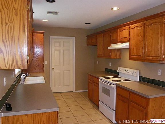 4th image of 4606 S 196th East Ave