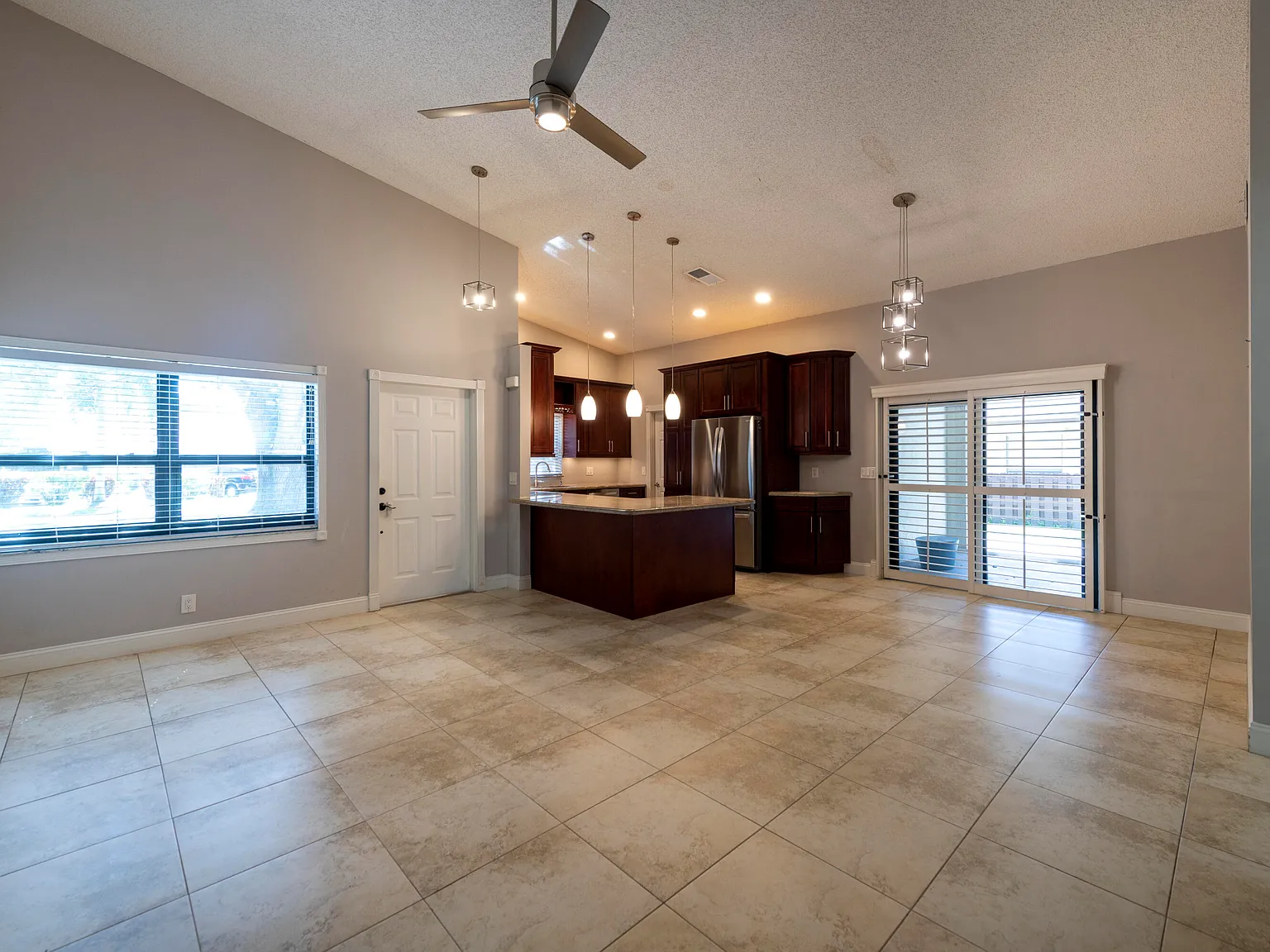 2 bed, 2.0 bath, 1583 sqft, $2,800 — Photo 2