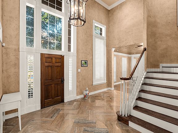 4th image of 6745 Clear Spring Dr