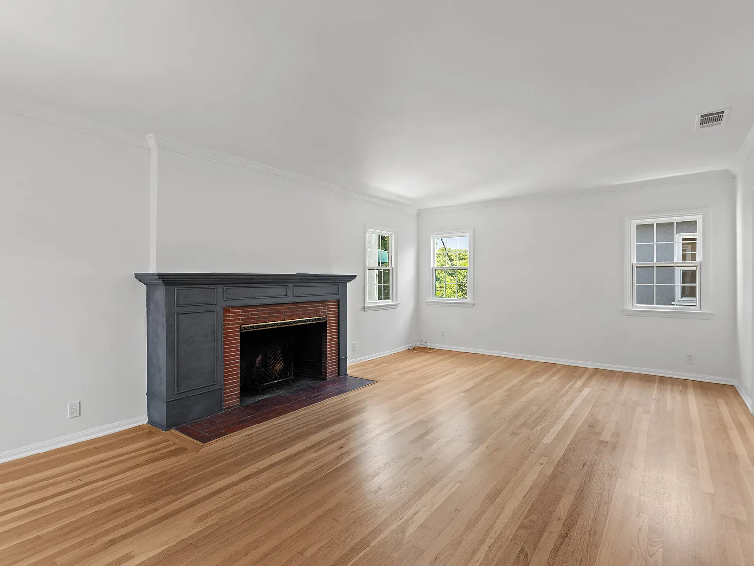 3 bed, 1800 sqft, $5,195 — Photo 4